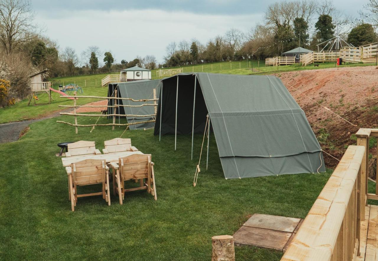 Little River Glamping Ballymoney Exteriör bild
