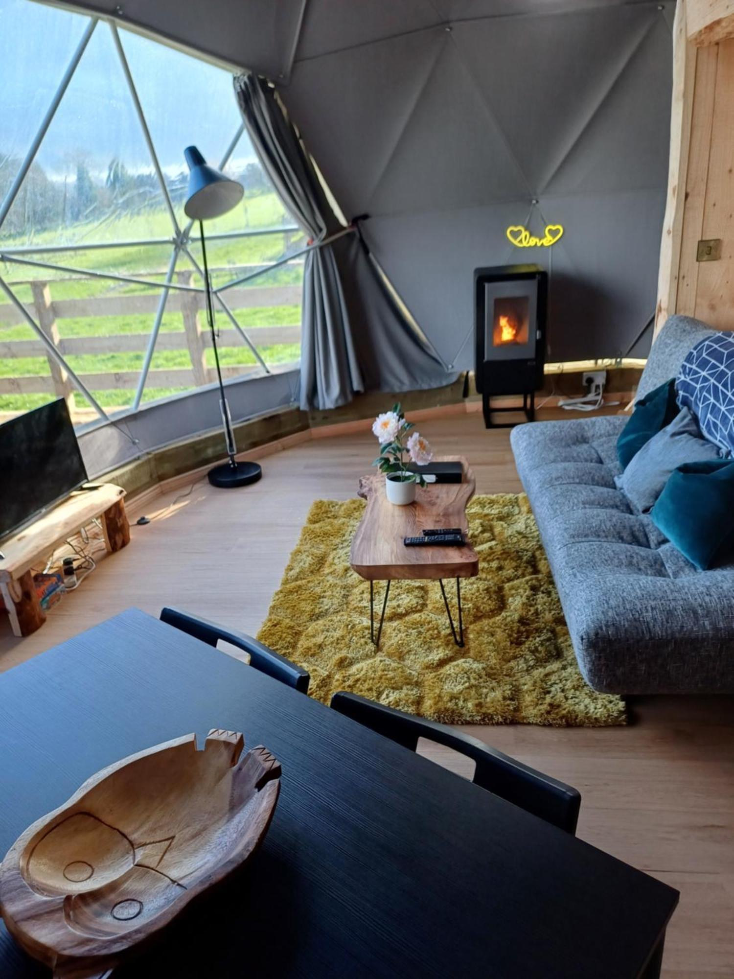 Little River Glamping Ballymoney Exteriör bild