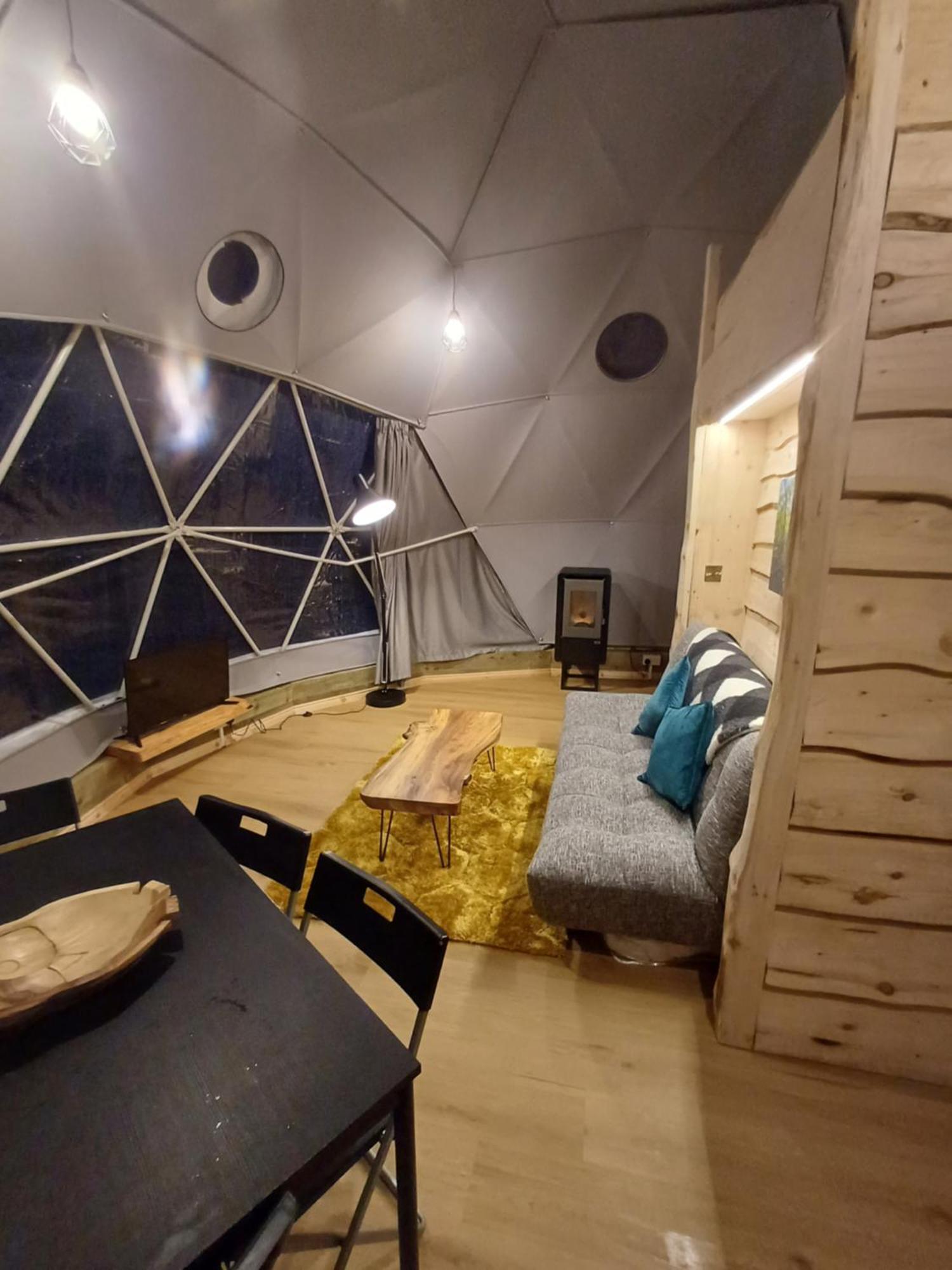 Little River Glamping Ballymoney Exteriör bild