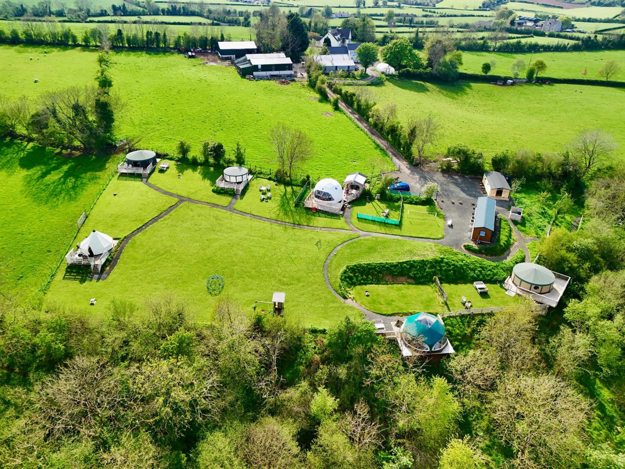 Little River Glamping Ballymoney Exteriör bild