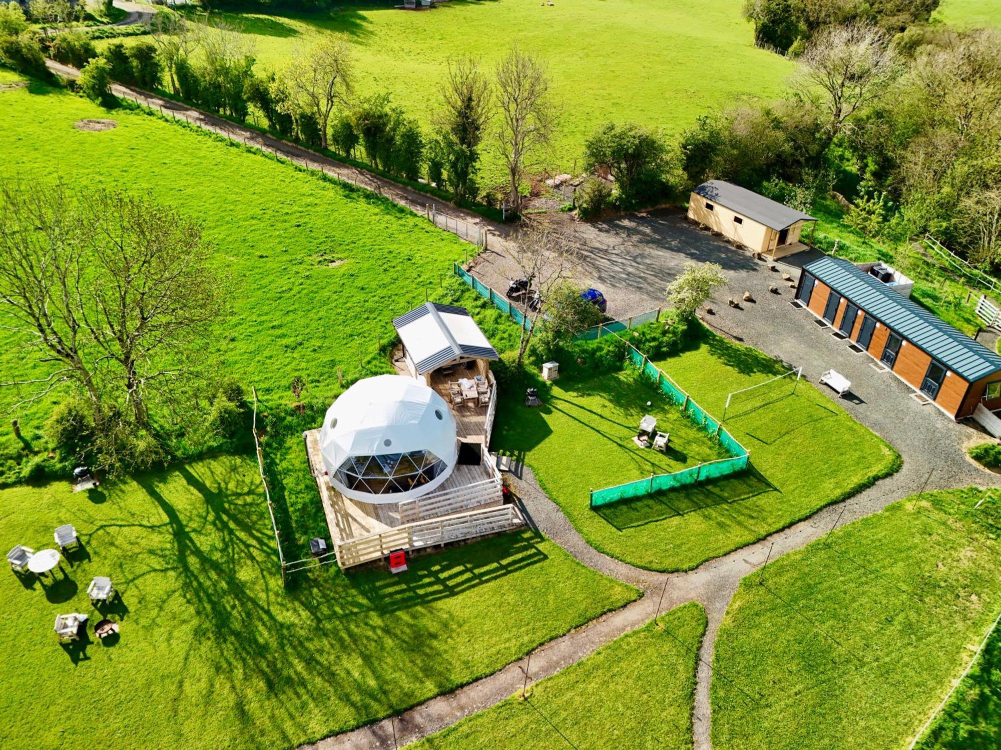 Little River Glamping Ballymoney Exteriör bild