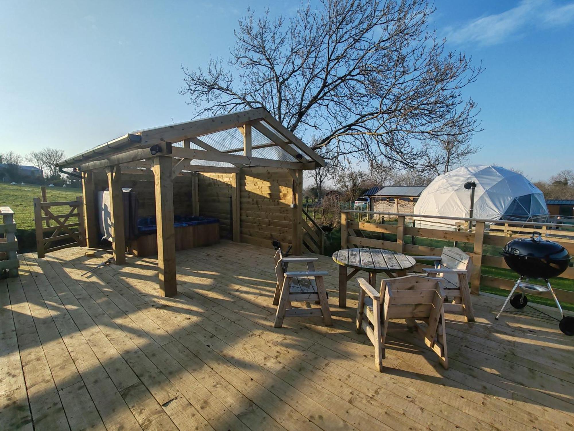 Little River Glamping Ballymoney Exteriör bild
